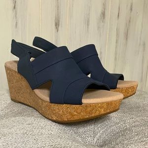 Clarks Women’s Navy Blue Wedge Sandal